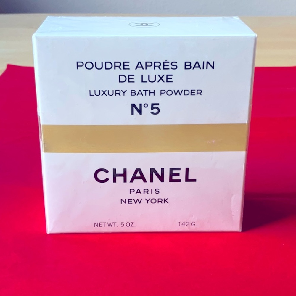 🛀 CHANEL N5 LUXURY BATH POWDER🛀 NWOT 🛀